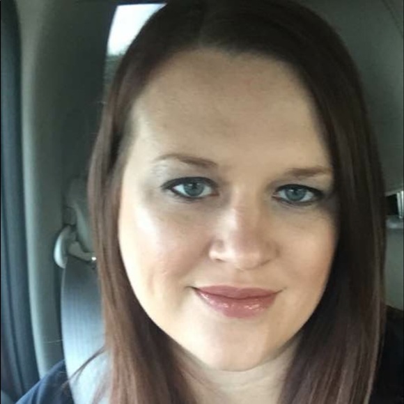 Meet your Posher, Heather - Picture 1 of 1